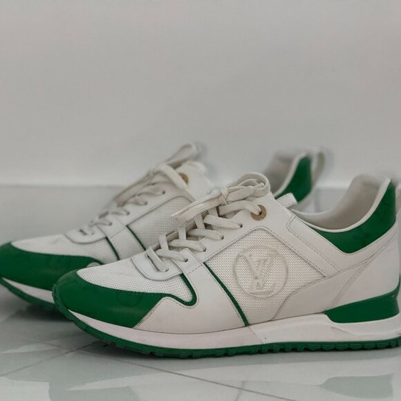 Louis Vuitton Run Away Sneaker White/Green Monogram – Size 41/US Men’s 8 and W10 - Picture 4 of 11